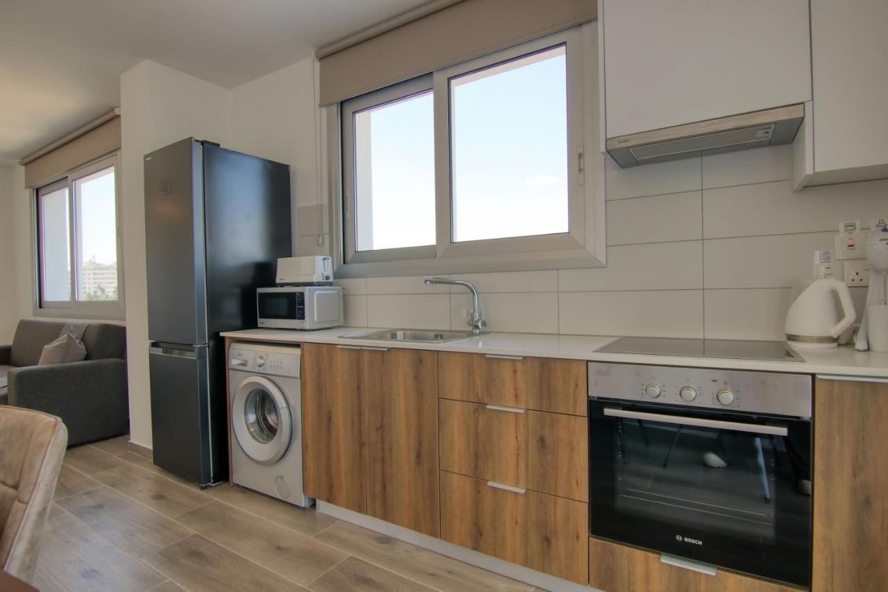 Phaedrus Living Coral Suites Aquatic Larnaca Esterno foto