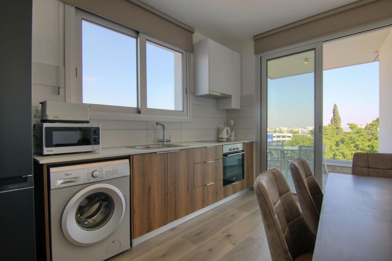 Phaedrus Living Coral Suites Aquatic Larnaca Esterno foto