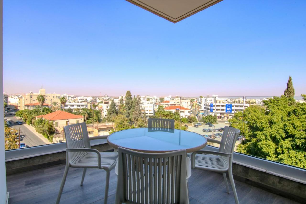 Phaedrus Living Coral Suites Aquatic Larnaca Esterno foto